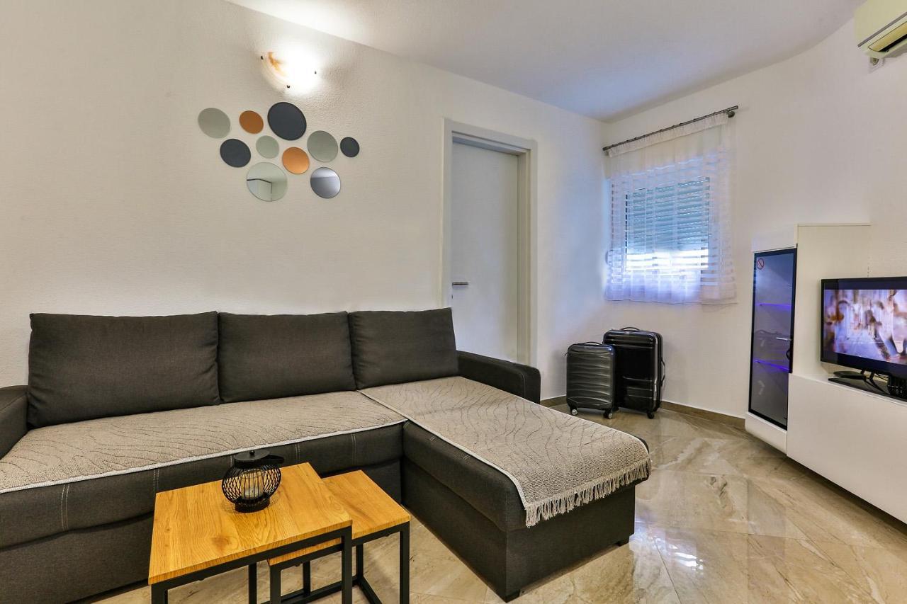 Zara Apartment Budva Exterior photo